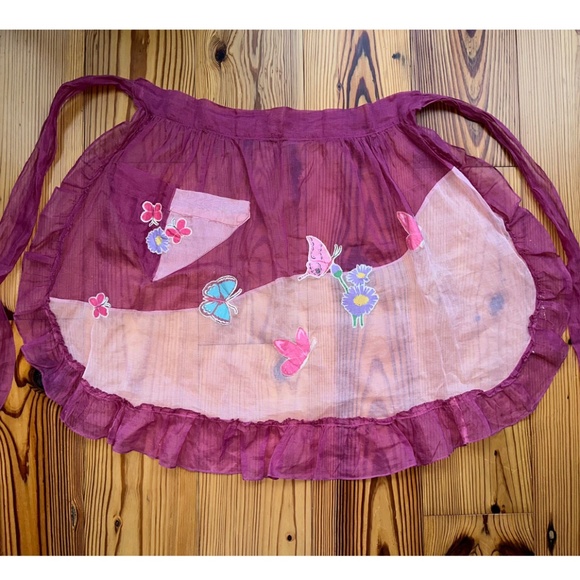 Vintage 1960’s Soft Pink Purple Cotton Apron • Floral Butterly Embroidery - Picture 2 of 8
